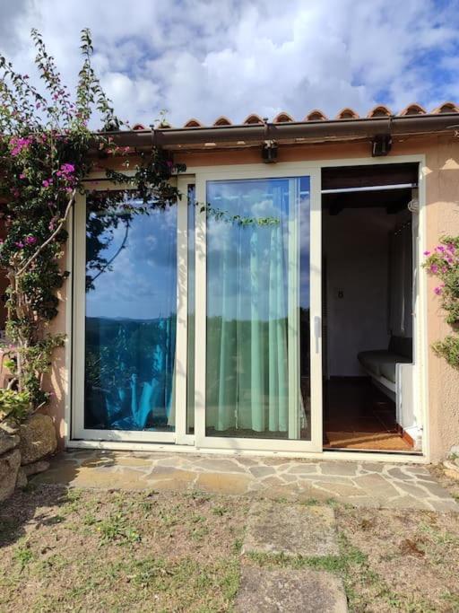 Villetta Gabri, Palau Bagian luar foto