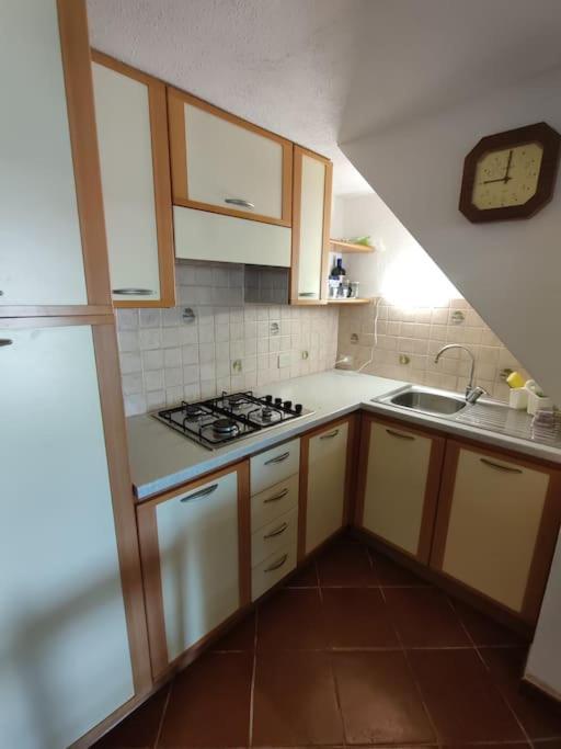 Villetta Gabri, Palau Bagian luar foto