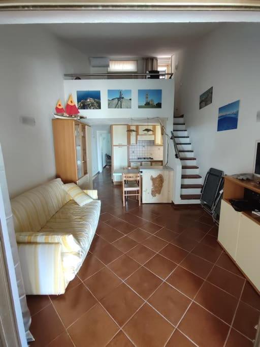 Villetta Gabri, Palau Bagian luar foto
